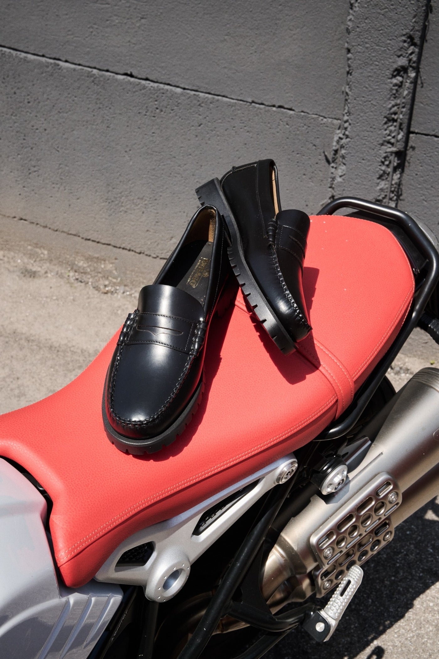 Dan Lug - Black