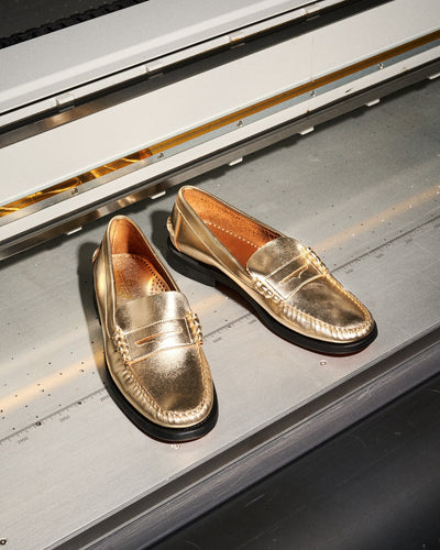 Dan Met Woman - Gold